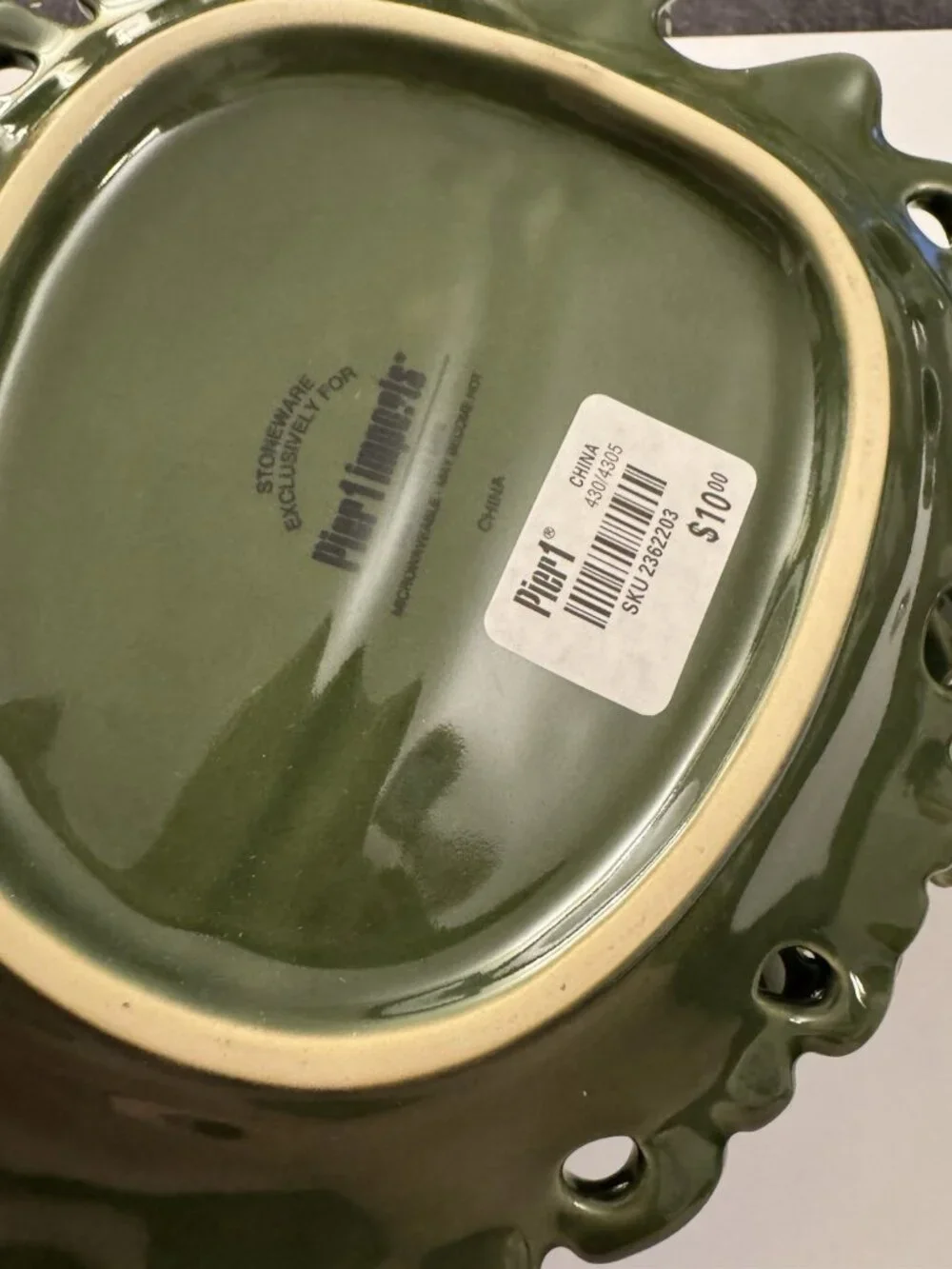 Pier 1 Salad Serving Bowl Tropical Green Leaf  4 plates C39